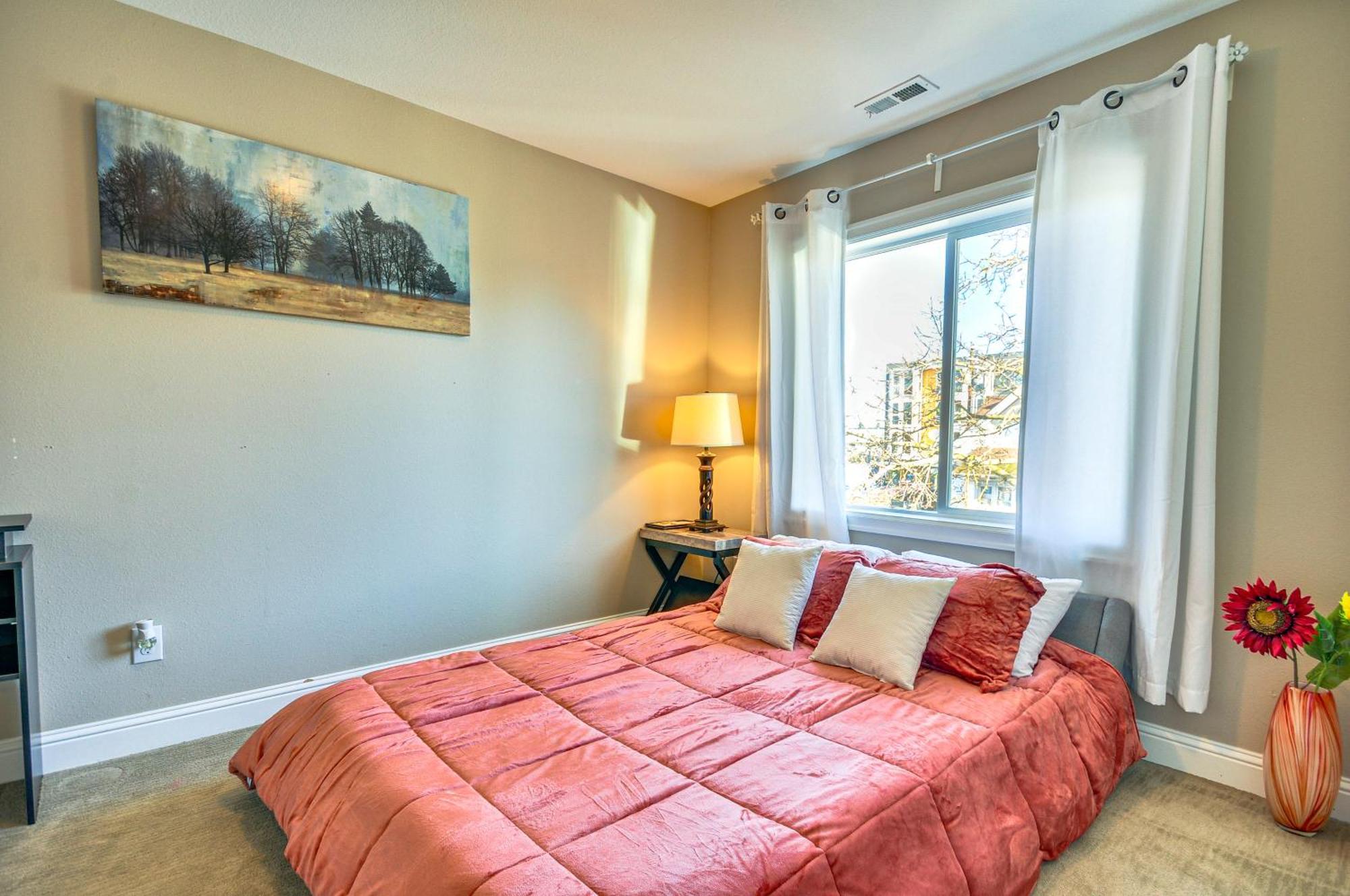 Alberta Arts District With Private Hot Tub!